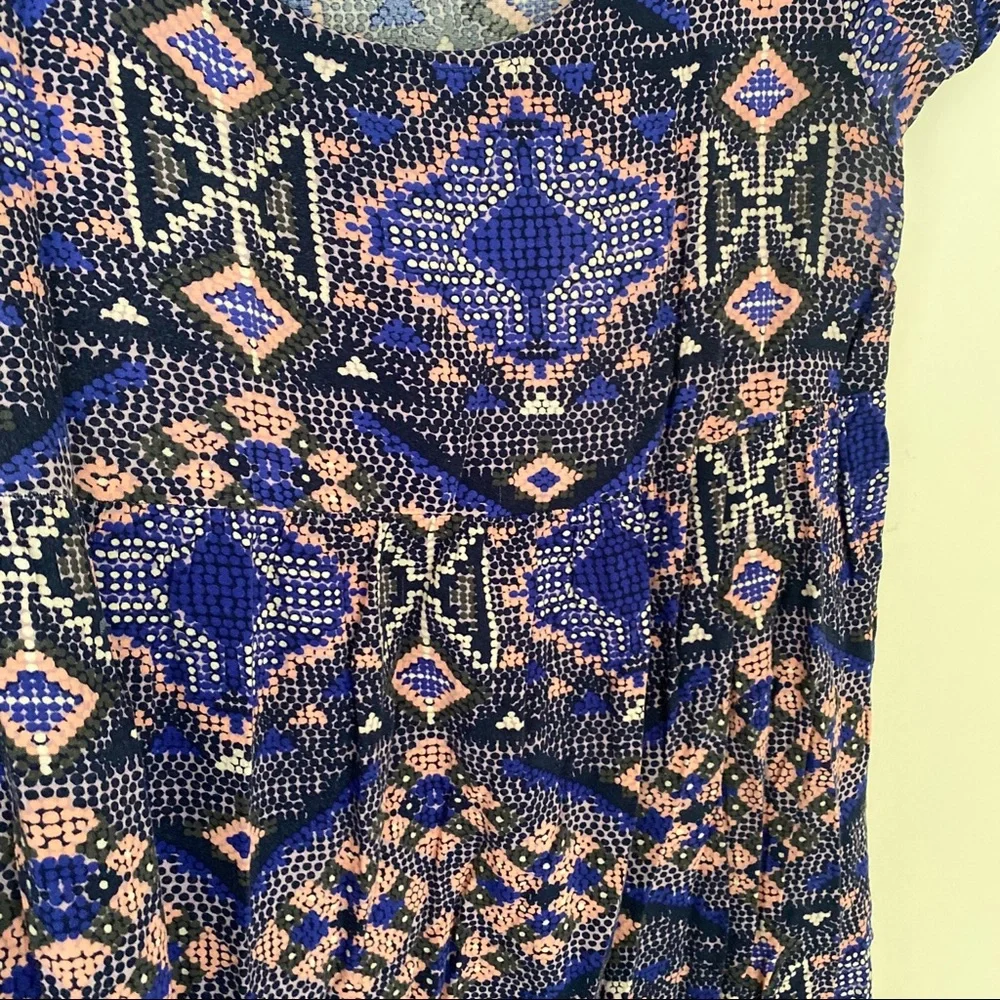 Geometric Pattern Tunic Top - Picture 3 of 4